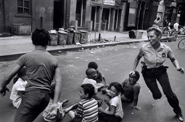 Cops playing with the kids